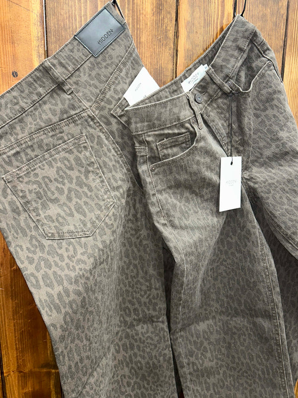 Women's Hidden Brie High Rise Cheetah Dad Jean-Women's Denim-HIDDEN-Lucky J Boots & More, Women's, Men's, & Kids Western Store Located in Carthage, MO
