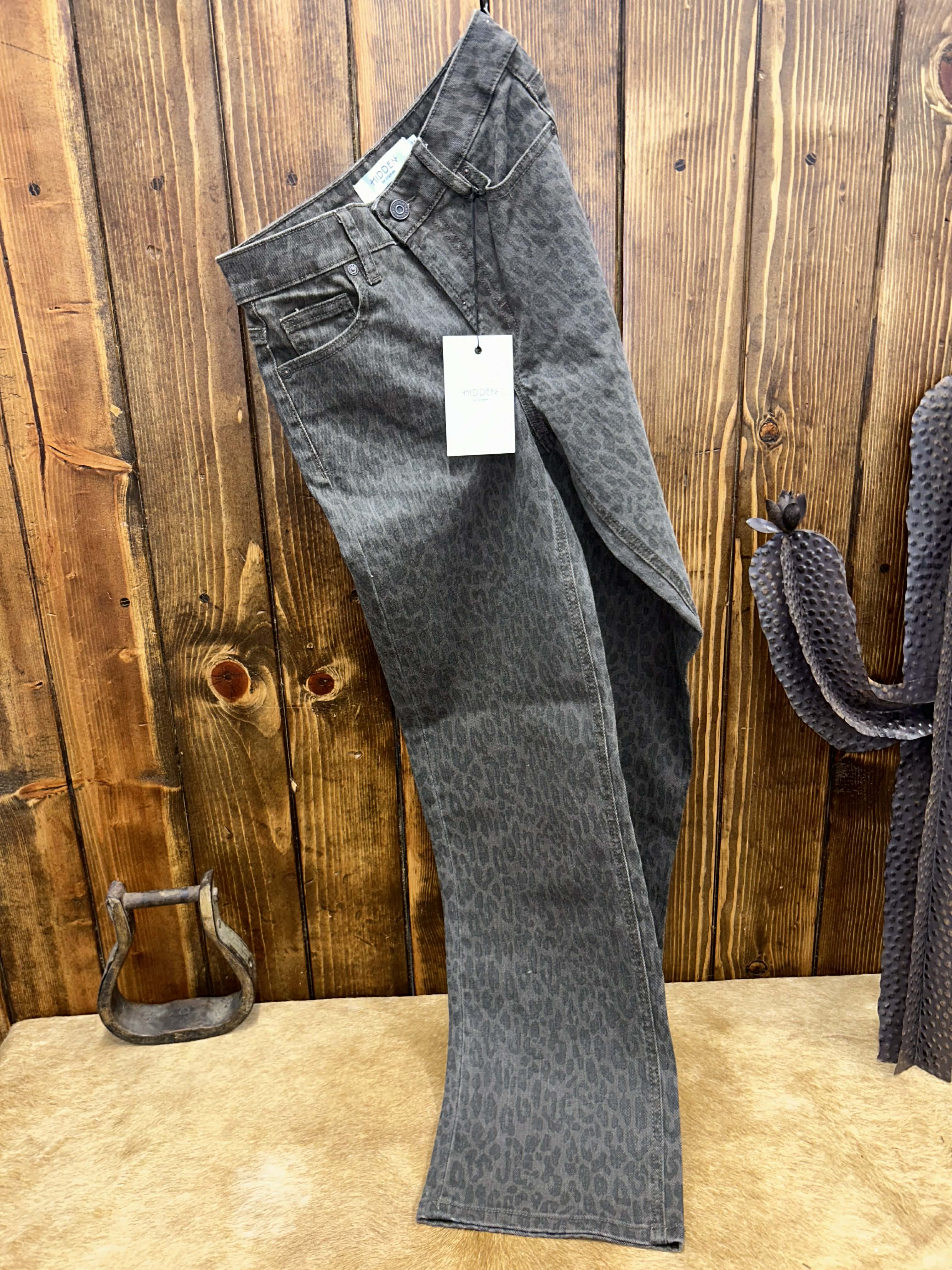 Women's Hidden Brie High Rise Cheetah Dad Jean-Women's Denim-HIDDEN-Lucky J Boots & More, Women's, Men's, & Kids Western Store Located in Carthage, MO