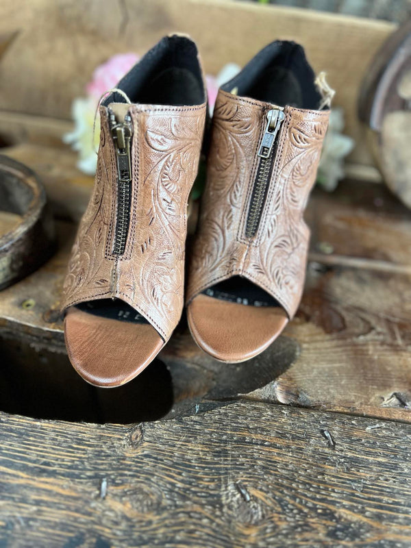 Roper Mika Sandal-Women's Casual Shoes-Roper-Lucky J Boots & More, Women's, Men's, & Kids Western Store Located in Carthage, MO