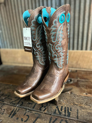 Women's Ariat Futurity Boon Western Cutter Toe Boot-Women's Boots-Ariat-Lucky J Boots & More, Women's, Men's, & Kids Western Store Located in Carthage, MO