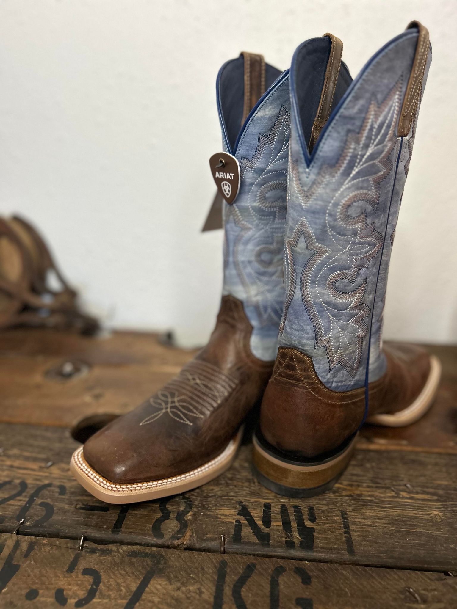 Men's Ariat Standout Cowboy Boot-Men's Boots-Ariat-Lucky J Boots & More, Women's, Men's, & Kids Western Store Located in Carthage, MO