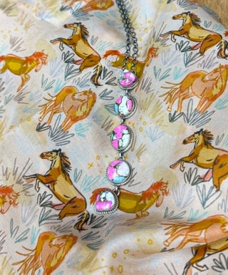 Vida Necklace