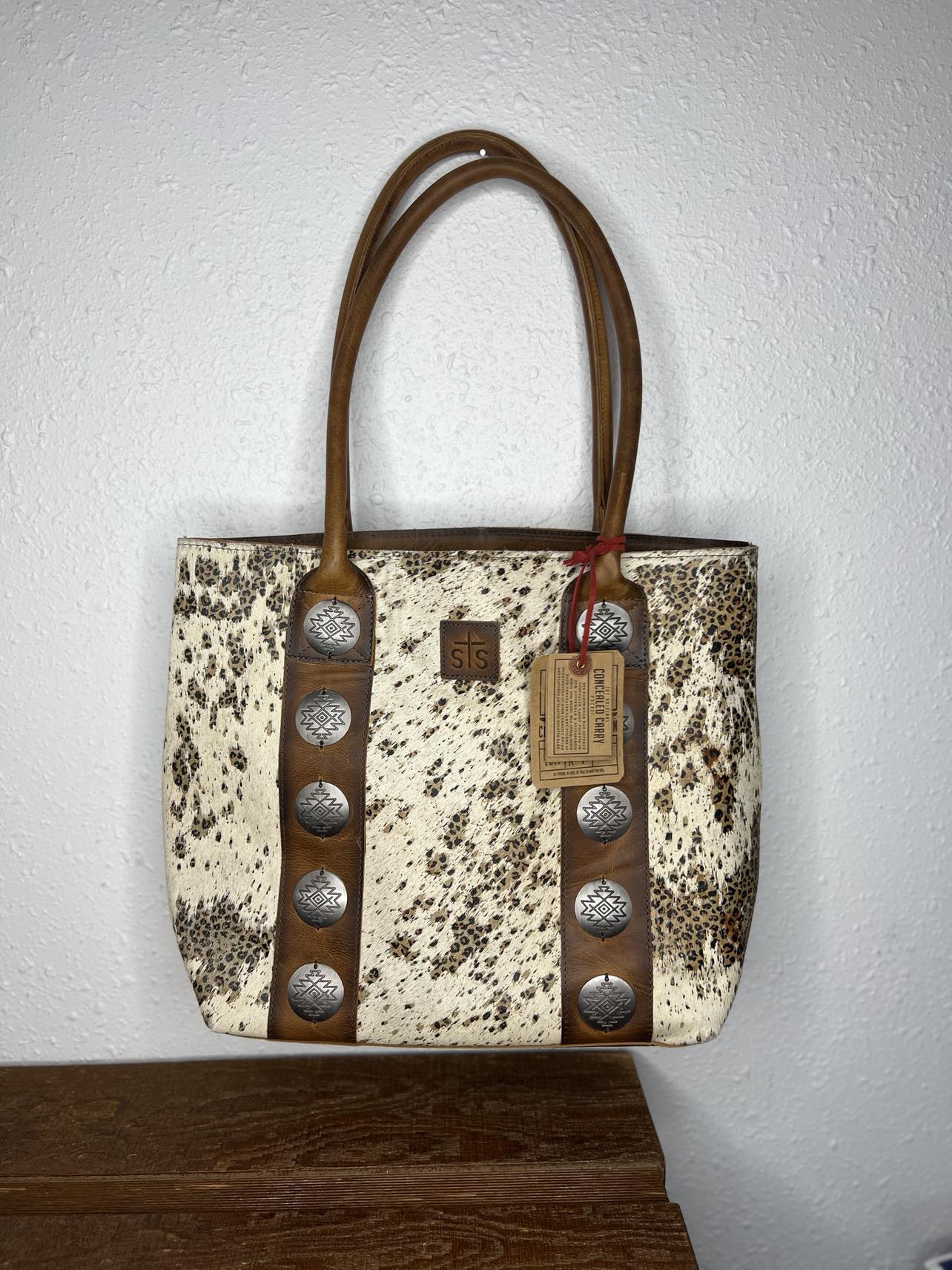 STS Serengeti Tote-Handbags-Carrol STS Ranchwear-Lucky J Boots & More, Women's, Men's, & Kids Western Store Located in Carthage, MO