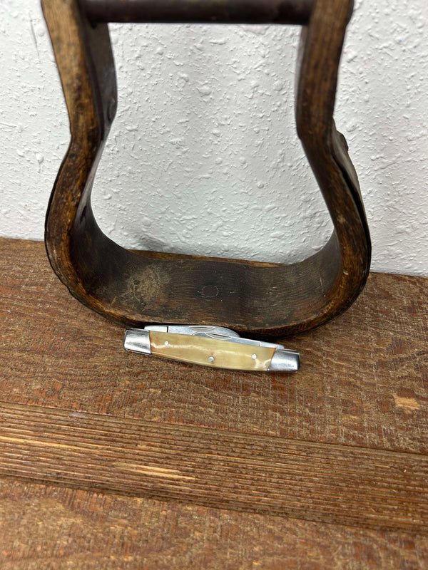 Circle SH Pocket Knives-Pocket Knives-WESTERN FASHION ACCESSORIES-Lucky J Boots & More, Women's, Men's, & Kids Western Store Located in Carthage, MO