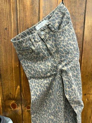 Hidden Jeans, Ella straight leg, cheetah print denim, high rise jeans, leopard print pants, women's straight leg jeans, animal print denim, Ella high rise.