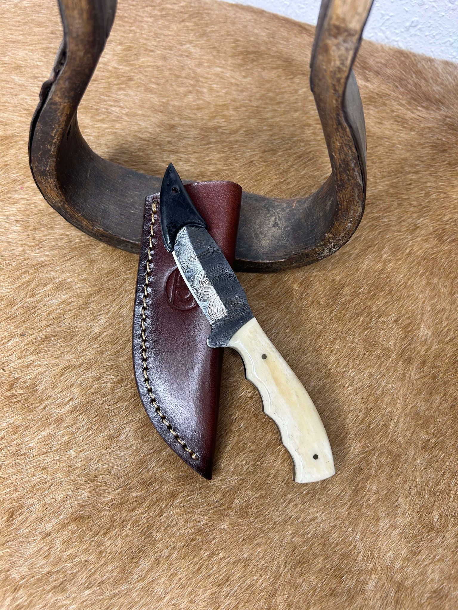 Circle SH Cutlery Knives-Knives-WESTERN FASHION ACCESSORIES-Lucky J Boots & More, Women's, Men's, & Kids Western Store Located in Carthage, MO