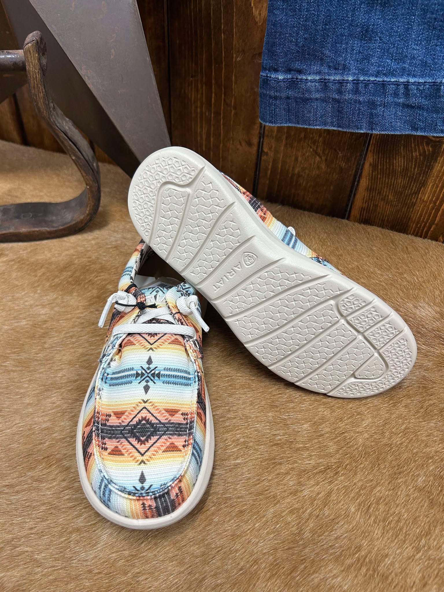 Women's Ariat Sunset Western Hilo Shoes-Women's Casual Shoes-Ariat-Lucky J Boots & More, Women's, Men's, & Kids Western Store Located in Carthage, MO