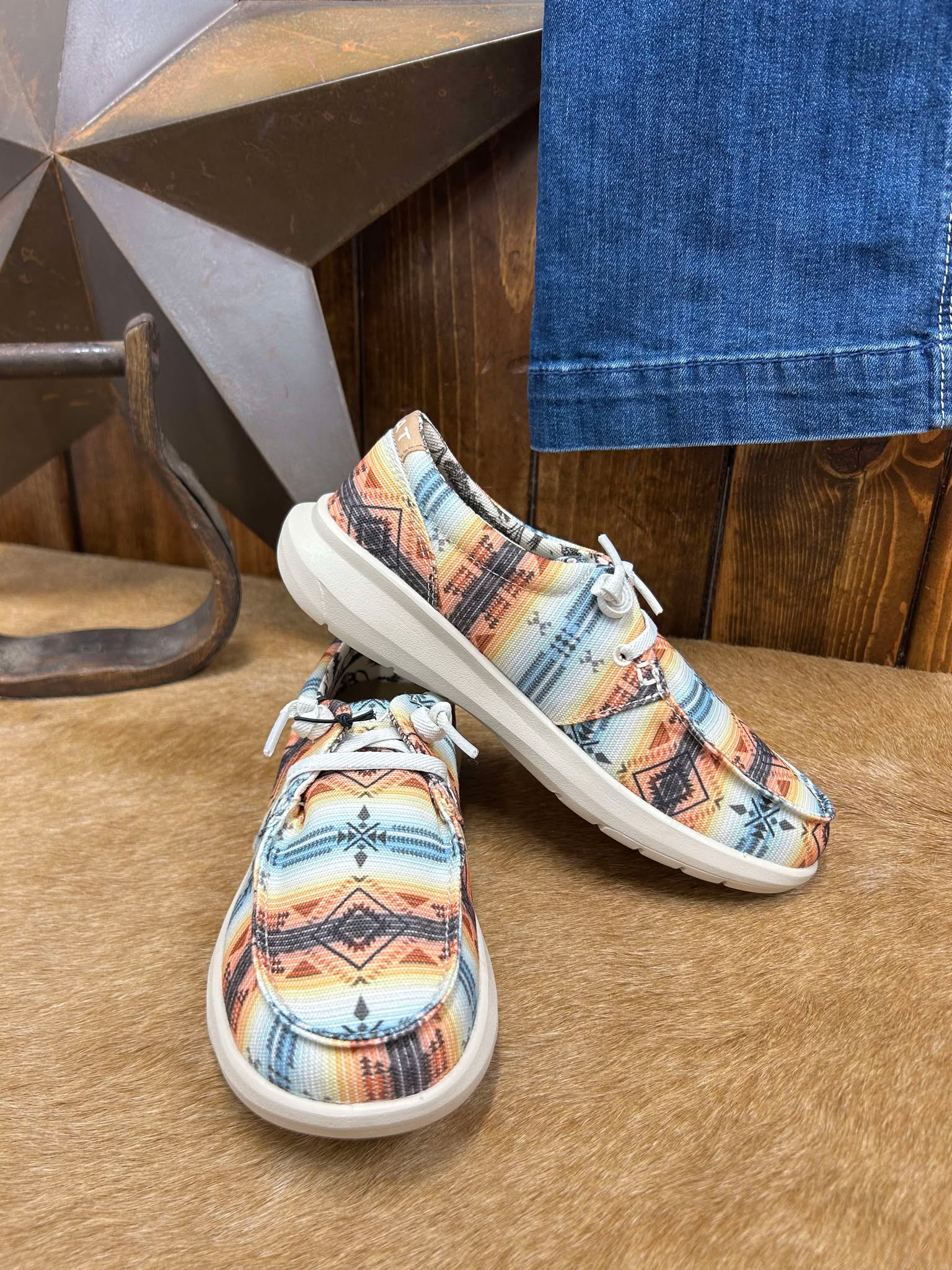 Women's Ariat Sunset Western Hilo Shoes-Women's Casual Shoes-Ariat-Lucky J Boots & More, Women's, Men's, & Kids Western Store Located in Carthage, MO