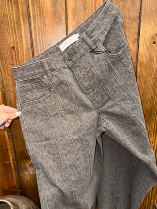 Women's barrel jeans, cheetah print denim, Hidden Sammie jeans, brown animal print pants, seamed denim, raw hem jeans, trendy women's denim, animal print barrel pants.
