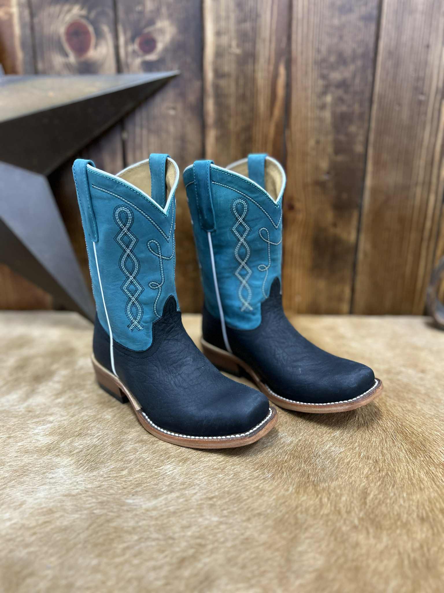 メンテ済■FLOW100cm■ブーツ21cm〜■キッズ ジュニア Amazon.com | Carter's Kids Freddie Boot, Brown, 4 US Unisex