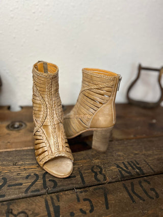 Diba True Pebble Roc Sandals *FINAL SALE*-Sandals-Diba True-Lucky J Boots & More, Women's, Men's, & Kids Western Store Located in Carthage, MO