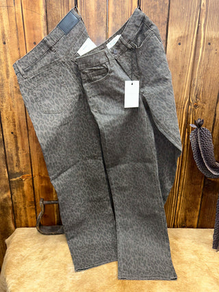 Women's Hidden Brie High Rise Cheetah Dad Jean-Women's Denim-HIDDEN-Lucky J Boots & More, Women's, Men's, & Kids Western Store Located in Carthage, MO