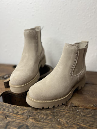 Women's Ariat Wexford Lug Chelsea Boot in Clay-Women's Booties-Ariat-Lucky J Boots & More, Women's, Men's, & Kids Western Store Located in Carthage, MO
