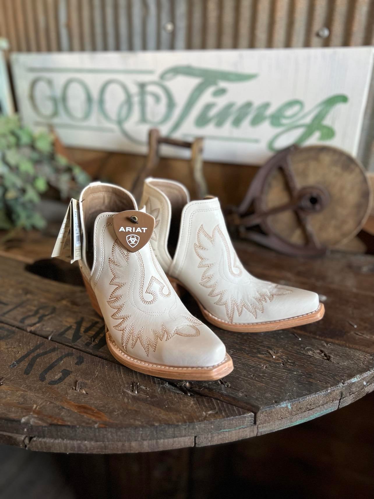 Womens Ariat Dixon Blanco Booties-Women's Booties-Ariat-Lucky J Boots & More, Women's, Men's, & Kids Western Store Located in Carthage, MO