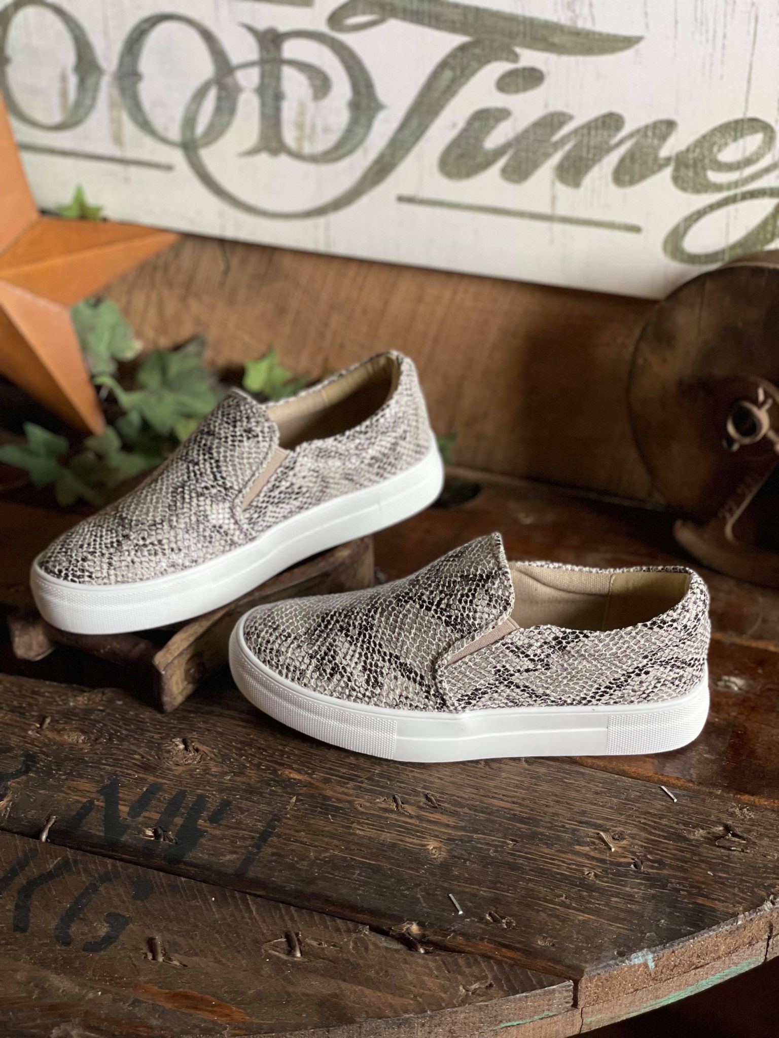 Very G Genesis in Light Grey Snake Print *Final Sale*-Women's Casual Shoes-Very G-Lucky J Boots & More, Women's, Men's, & Kids Western Store Located in Carthage, MO